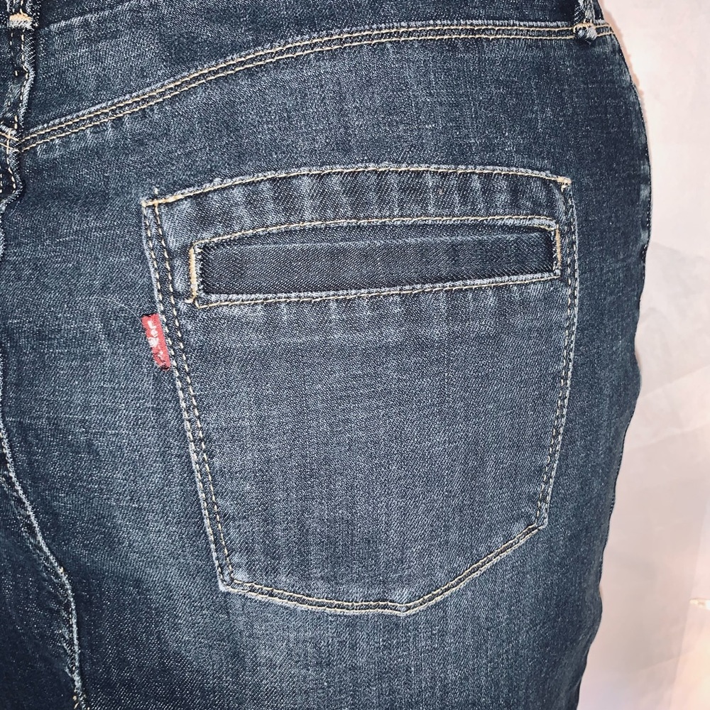 LEVI’S ⭐️ Classic Curve Hugging Denim Mini Skirt - Picture 5 of 8